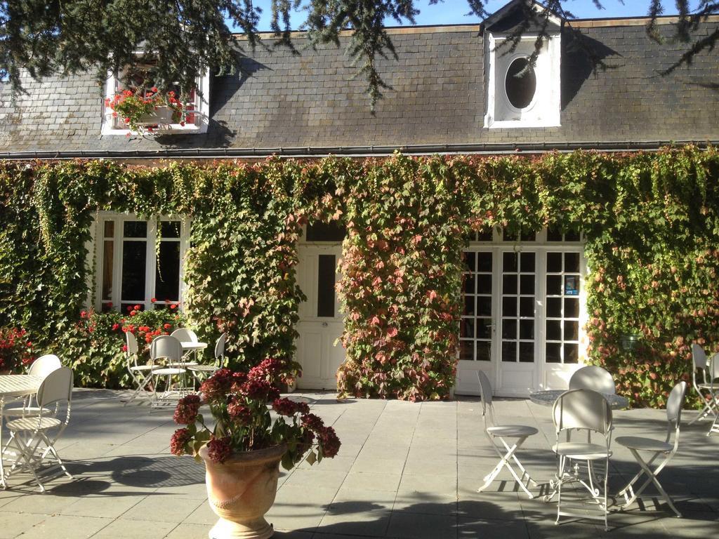Hotel Le Petit Pont Moncé-en-Belin Exterior foto